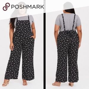 torrid 2 short ditzy floral wide legs jumpsuit overalls